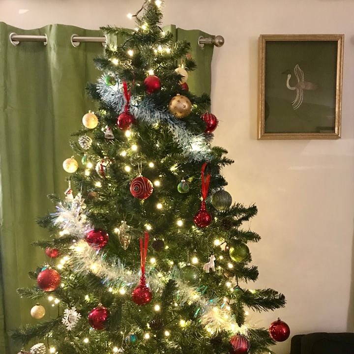 christmas tree with gold and red bauble baubles